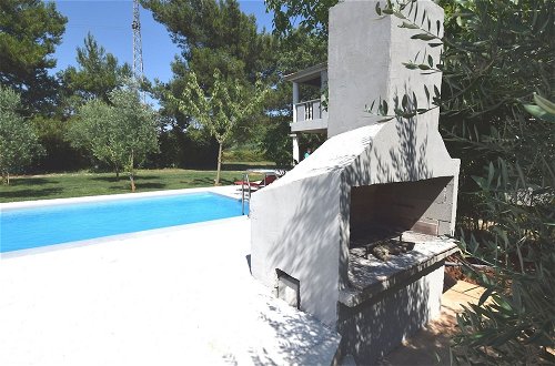 Photo 14 - Apartment in Holiday Home With Private Pool, Garden With Grill, Airco and Wifi