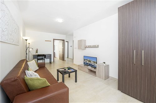 Foto 18 - Summer Breeze Comfort Apartments by Getaways Malta