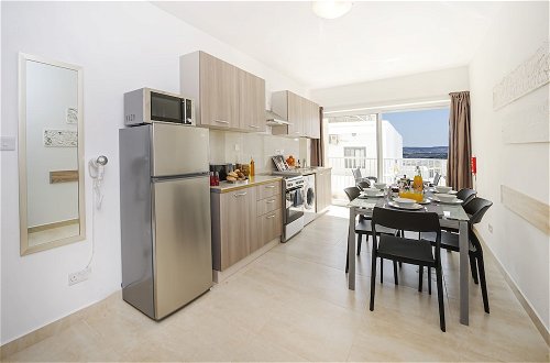 Photo 10 - Summer Breeze Comfort Apartments by Getaways Malta