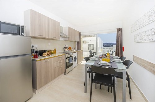 Foto 11 - Summer Breeze Comfort Apartments by Getaways Malta
