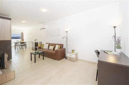 Foto 16 - Summer Breeze Comfort Apartments by Getaways Malta