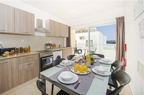 Foto 9 - Summer Breeze Comfort Apartments by Getaways Malta