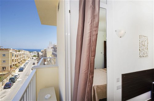 Photo 21 - Summer Breeze Comfort Apartments by Getaways Malta
