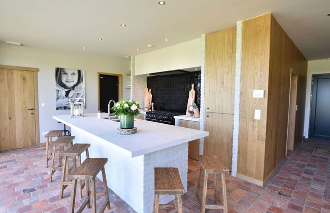 Beautiful Holiday Home With Terrace, Garden - Foto 13