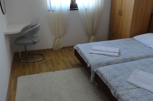 Photo 2 - Apartmani Dragović Brodarica