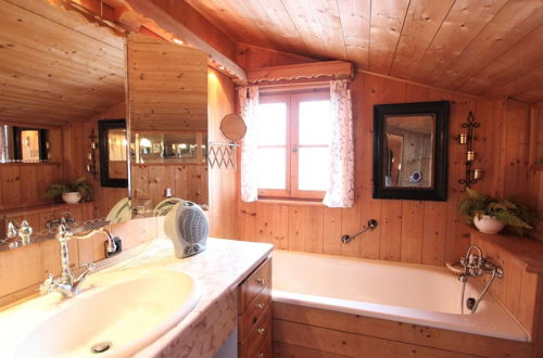 Photo 15 - Attractive Chalet Right on the Piste With Sauna