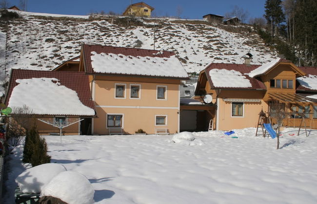 Apartment in Rennweg Near Katschberg Ski Area - Photo 1