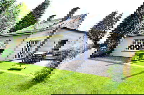 Foto 1 - Modern Family Home With Wellness