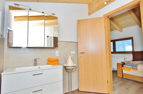 Photo 11 - Welcoming Apartment in Hollersbach im Pinzgau near Ski Area