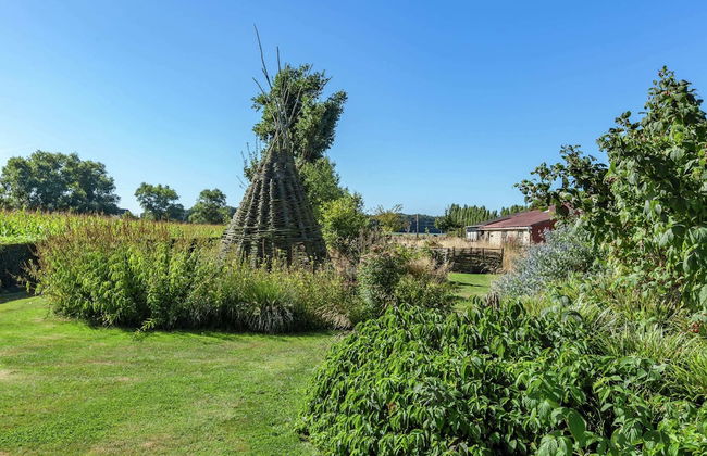 Farmhouse With Fenced Garden - Photo 24