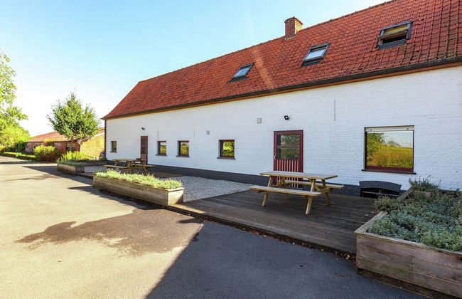 Farmhouse With Fenced Garden - Photo 25