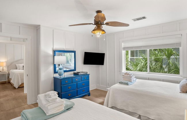 721 Sea Dragon Ln - Photo 2