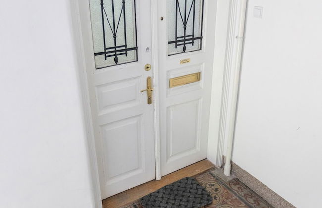 Spacious 2bdr Apartment on Tkalciceva Street - Photo 7