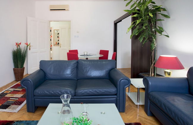 Spacious 2bdr Apartment on Tkalciceva Street - Photo 17