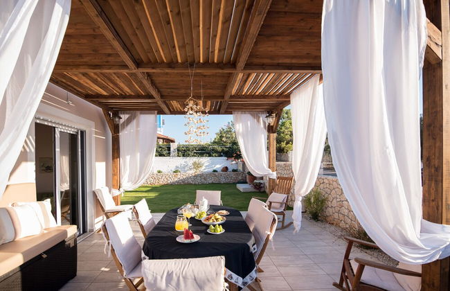 Gorgeous Villa with Garden - Stavros Beach - Photo 21