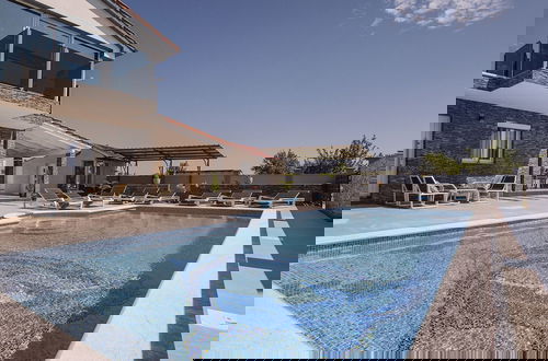 Foto 23 - Modern Villa With Private Pool Consisting of 2 Apartments Near the Beach