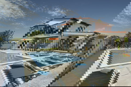 Foto 28 - Modern Villa With Private Pool Consisting of 2 Apartments Near the Beach