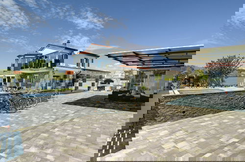 Foto 29 - Modern Villa With Private Pool Consisting of 2 Apartments Near the Beach