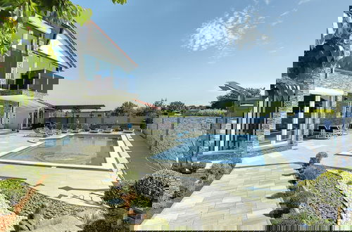 Foto 1 - Modern Villa With Private Pool Consisting of 2 Apartments Near the Beach