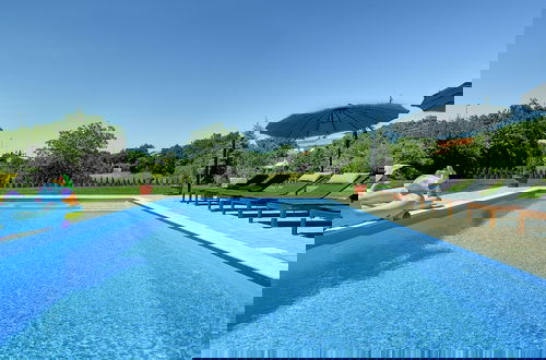 Foto 19 - Villa With Pool and Sunshade in Rovinj