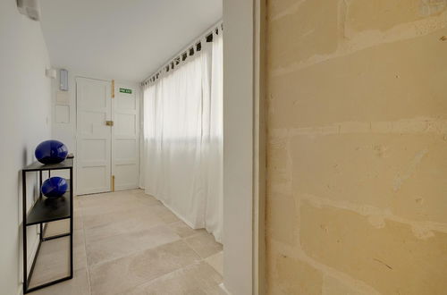 Photo 4 - Stylish 2BR Apartment in Valletta