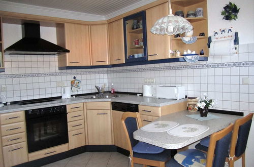 Photo 5 - Cozy Apartment near Forest in Hullersen