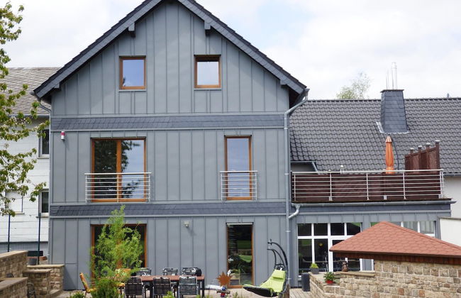 Mansion in Feuerscheid With BBQ Terrace - Foto 1