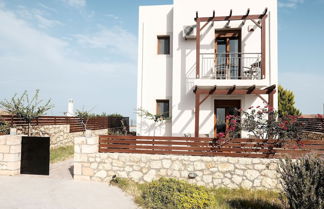 Photo 2 - Attractive Villa in Latsimas With Garden and BBQ