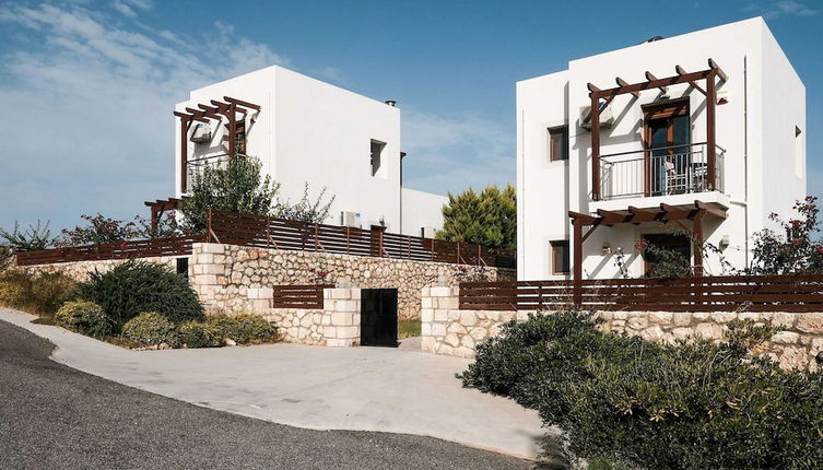 Photo 1 - Attractive Villa in Latsimas With Garden and BBQ