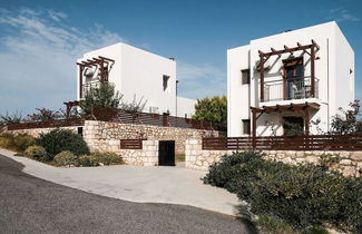 Foto 1 - Attractive Villa in Latsimas With Garden and BBQ