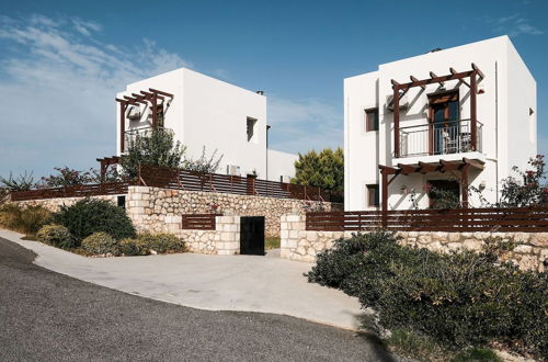 Photo 29 - Attractive Villa in Latsimas With Garden and BBQ