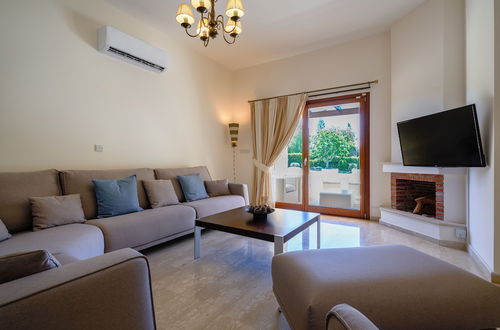 Foto 13 - 3 bedroom Villa Lara 11 with 10x5m private pool, within walking distance to resort village square