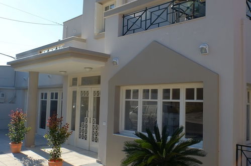 Photo 3 - Dialinas Apartments