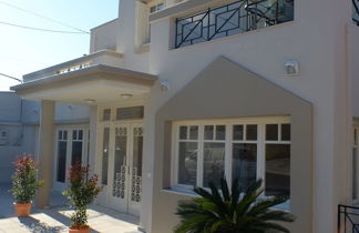 Photo 3 - Dialinas Apartments