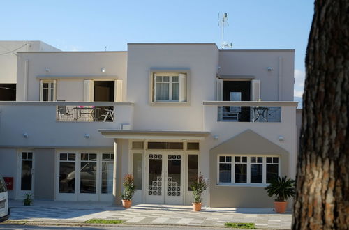 Photo 2 - Dialinas Apartments