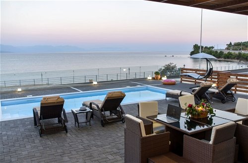 Foto 1 - Aurora Luxury Retreat - Beachfront & Private Pool