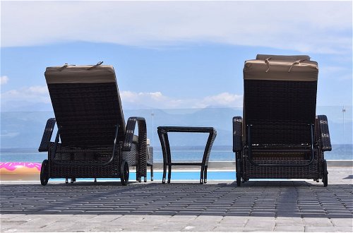 Photo 25 - Aurora Luxury Retreat - Beachfront & Private Pool