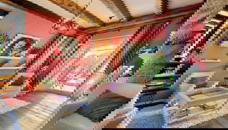 Foto 1 - Lush Villa With Artistic Interiors & Pool