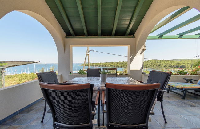 Holiday Home in Veli Rat Near Saharun - Foto 1