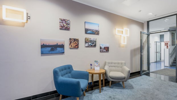 Coin salon dans le hall