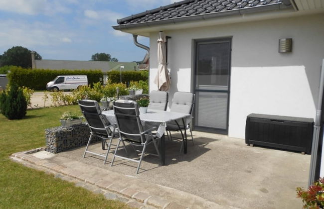 Spacious Apartment with Garden near Sea in Kröpelin - Foto 1