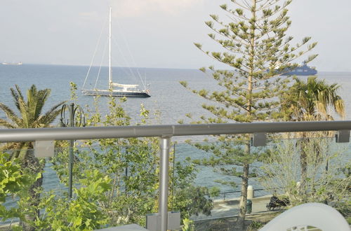 Photo 2 - Bristol Sea View Apartments