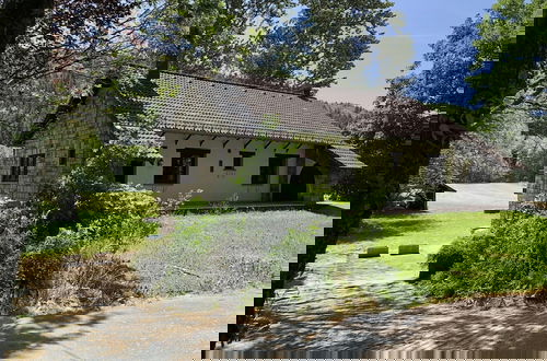 Foto 1 - Ardennes Villa With Riverside Garden and Views