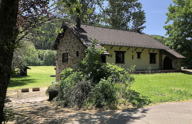 Ardennes Villa With Riverside Garden and Views - Foto 1