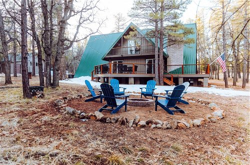 Foto 24 - Stunning Happy Shack Cabin: Wraparound Deck