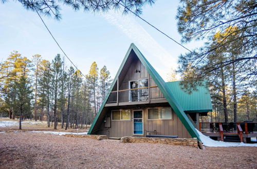 Foto 22 - Stunning Happy Shack Cabin: Wraparound Deck