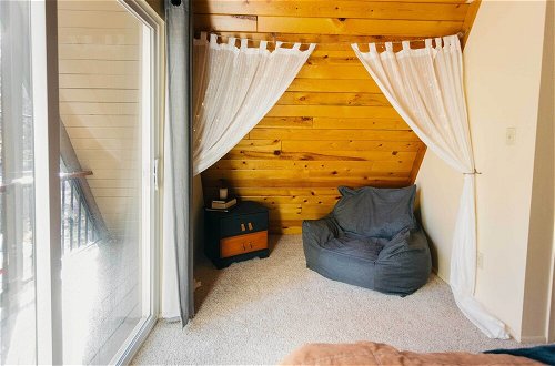 Foto 2 - Stunning Happy Shack Cabin: Wraparound Deck