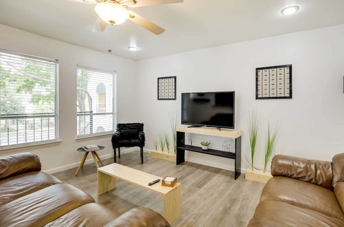 Photo 9 - Serene Dallas Vacation Rental - Walkable Location