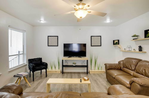 Photo 1 - Serene Dallas Vacation Rental - Walkable Location