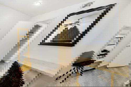 Foto 17 - Serene Dallas Condo w/ Pool - Walkable Location